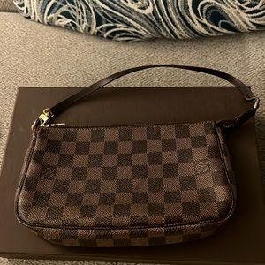 Louis Vuitton Damier  - Pochette Accessories pouch wristlet